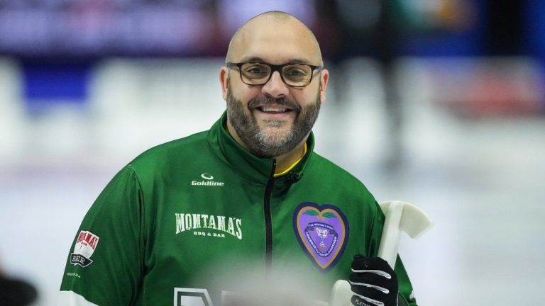 Trevor Bonot's Northern Ontario rink continued its impressive run at the Canadian men's curling championship with a 10-6 win over Ontario's Scott Howard. (CP/Darryl Dyck)