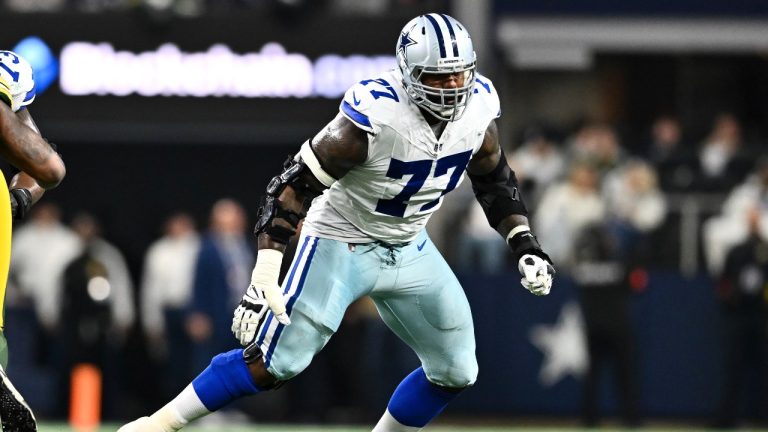 Dallas Cowboys offensive tackle Tyron Smith (77) in action against the Green Bay Packers during an NFL wild-card playoff football game. (Maria Lysaker/AP)