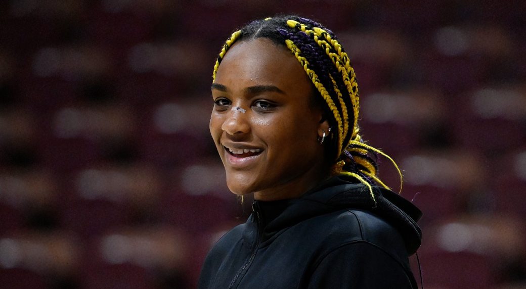 UConn's Aaliyah Edwards has broken nose, expected to return for NCAA