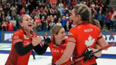 Canada&#8217;s Homan defeats Switzerland&#8217;s Tirinzoni to win gold at women&#8217;s worlds