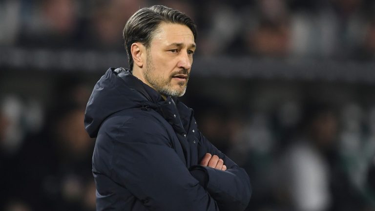 Wolfsburg's head coach Niko Kovac follows the Bundesliga soccer match between VfL Wolfsburg and VfB Stuttgart in Wolfsburg, Germany, Saturday, March 2, 2024. (Swen Pfoertner/dpa via AP)