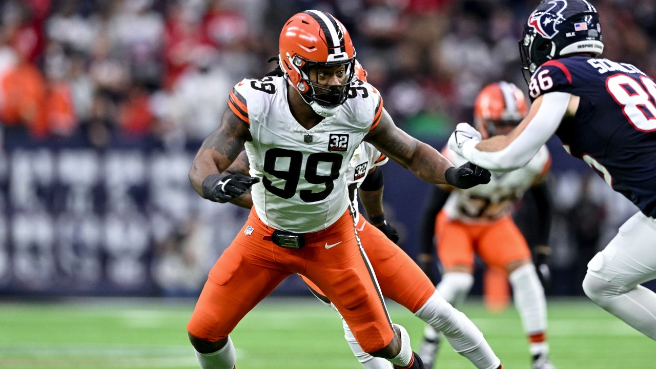 Lions acquire Za’Darius Smith from Browns for draft picks