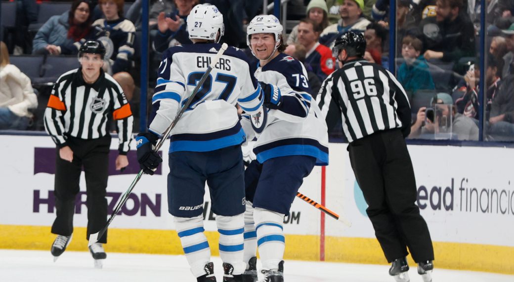 Toffoli scores twice as Jets zip past Blue Jackets