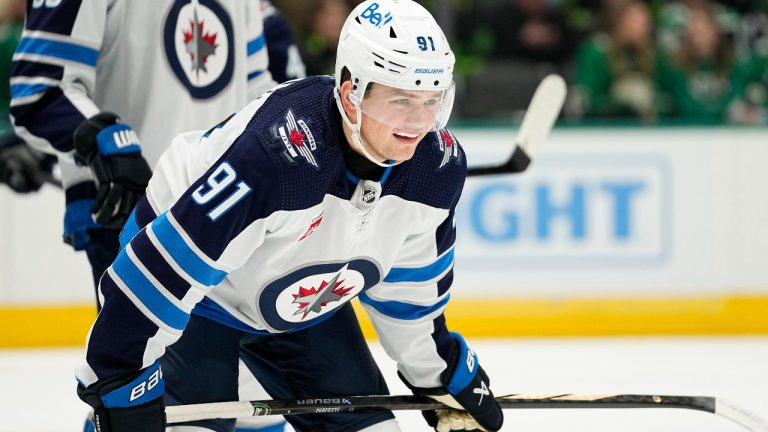 Winnipeg Jets center Cole Perfetti (91) watches a face off during an NHL hockey game against the Dallas Stars in Dallas, Thursday, Feb. 29, 2024. (Tony Gutierrez/AP)