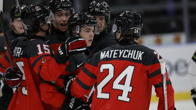 Malcolm Spence had two goals and an assist as Canada thumped Czechia 6-0 in a penalty-filled affair Friday at the world men's under-18 hockey championship. (Adam Ihse/TT News Agency via AP)