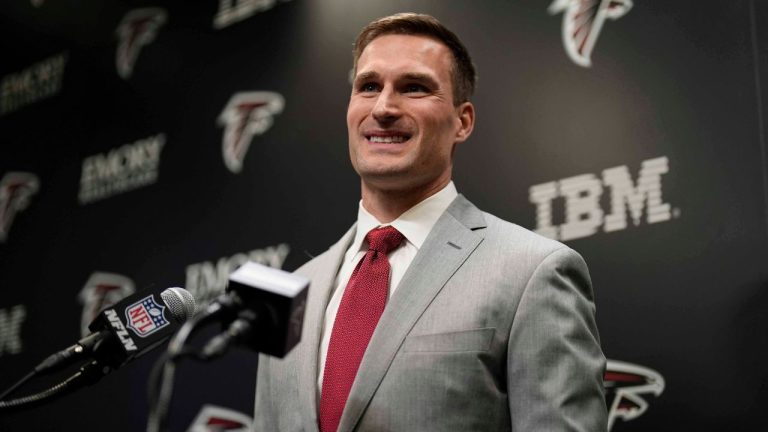 Falcons' Cousins' recovery from a torn Achilles tendon remains on track as the team approaches next week's mandatory minicamp. (Mike Stewart/AP)