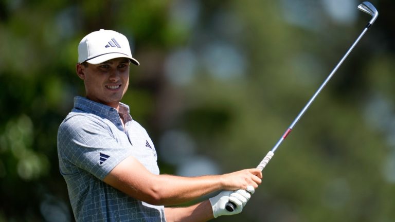 Ludvig Aberg, of Sweden, watches his tee shot on the fourth hole during final round at the Masters golf tournament at Augusta National Golf Club Sunday, April 14, 2024, in Augusta, Ga. (AP Photo/Ashley Landis)