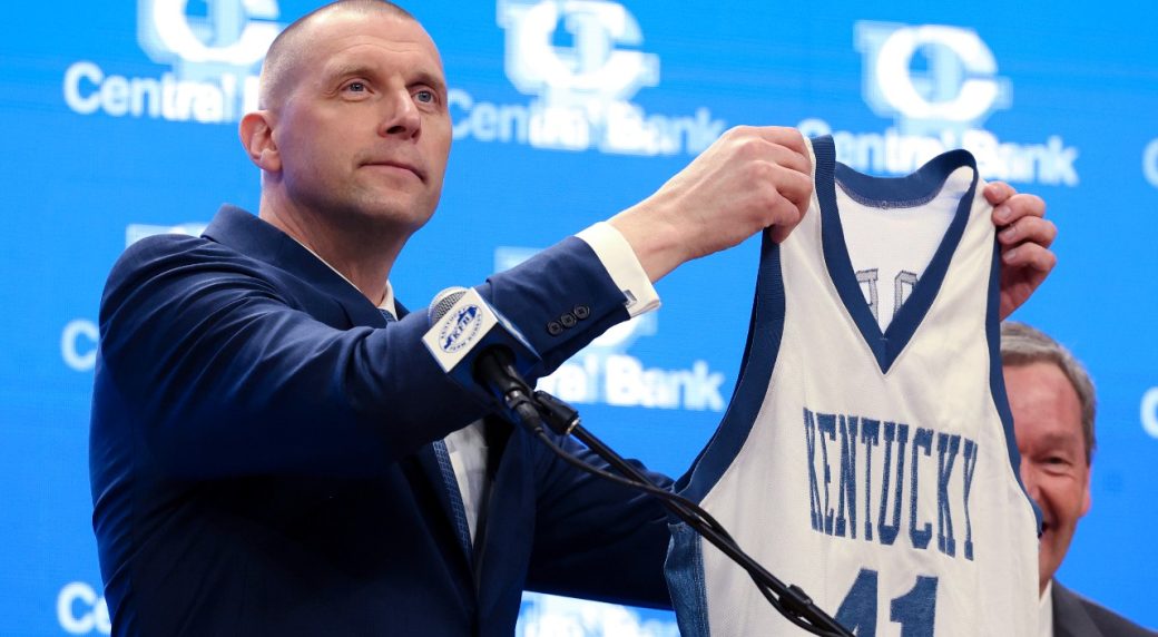 We are here to win banners': Mark Pope introduced as Kentucky's coach