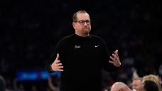 Report: 76ers&#8217; Nick Nurse injured finger, couldn&#8217;t draw plays at end of Game 5