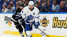 Matthews held off score sheet as Lightning top Maple Leafs