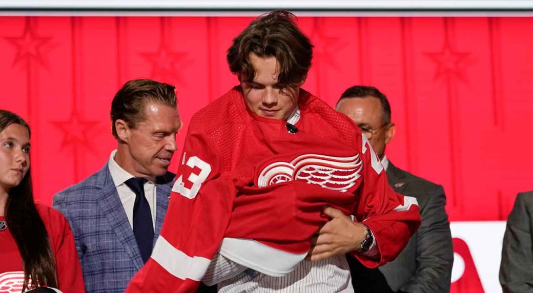 Red Wings sign Axel Sandin-Pellikka to entry-level deal