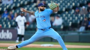 Toronto Blue Jays starting pitcher Alek Manoah throws to a Chicago White Sox batter during the first inning of a baseball game. (Erin Hooley/AP)