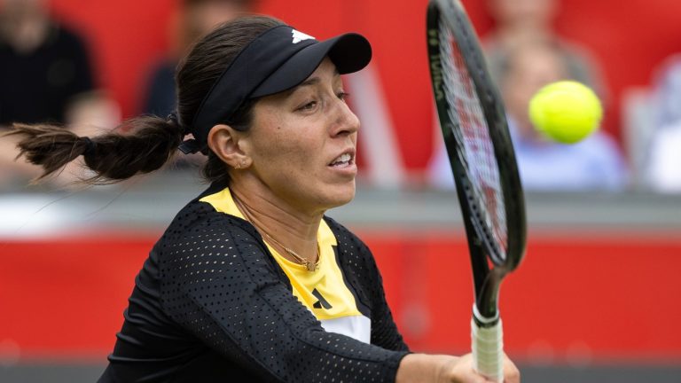 United States' Jessica Pegula plays Russia's Anna Kalinskaya during their WTA women's tennis final match in Berlin, Sunday, June 23, 2024. (Hannes P. Albert/dpa via AP)