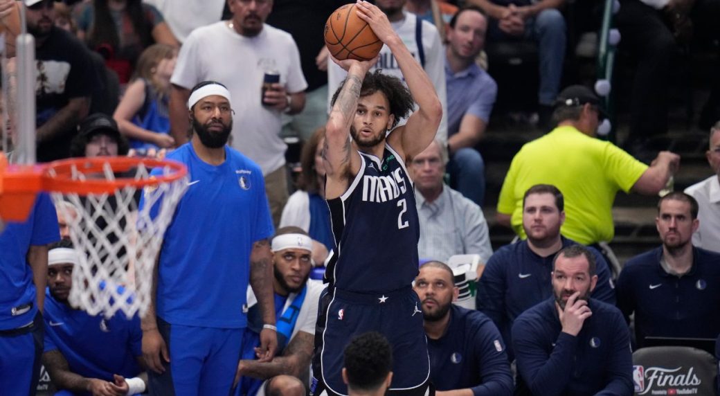 Mavericks’ Lively II dedicates his first 3-pointer to late mother