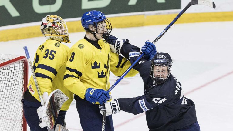 Goalkeeper Love Härenstam and Gabriel Eliasson of Sweden and Joona Saarelainen of Finland in action during QF3 match Finland vs Sweden at the 2024 IIHF ice hockey U18 world championships in Espoo, Finland on May 2, 2024. LEHTIKUVA / RONI REKOMAA - FINLAND OUT. NO THIRD PARTY SALES.