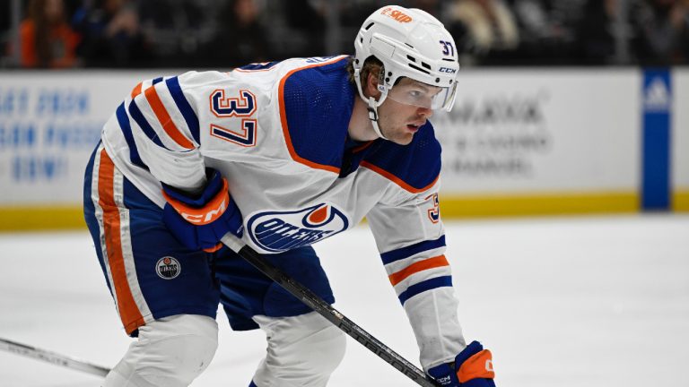 Edmonton Oilers left wing Warren Foegele readies for a face off against the Anaheim Ducks during the first period of an NHL hockey game in Anaheim, Calif., Friday, Feb. 9, 2024. (Alex Gallardo/AP)