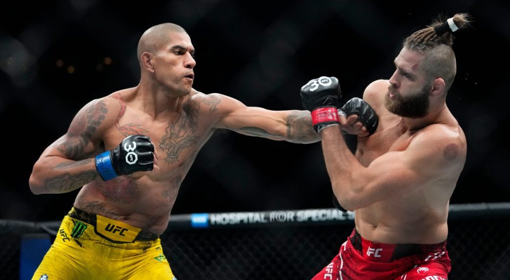 Alex Pereira knocks out Jiri Prochazka, defends title at UFC 303