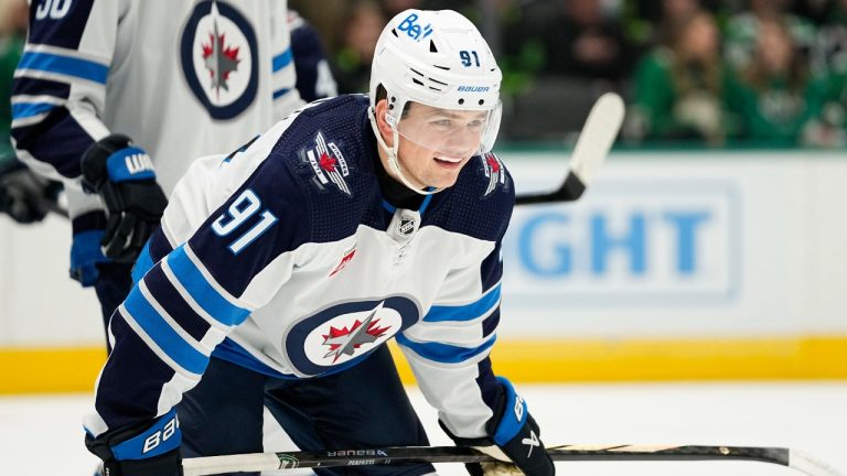 Winnipeg Jets centre Cole Perfetti (91) watches a face off during an NHL hockey game against the Dallas Stars in Dallas, Thursday, Feb. 29, 2024. (Tony Gutierrez/AP)