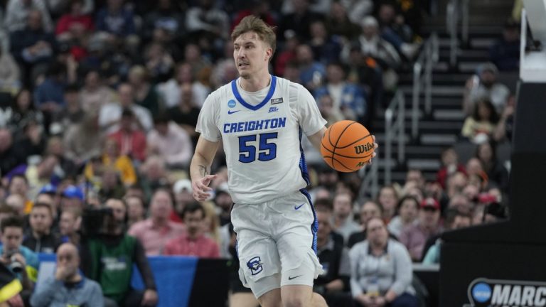 Creighton's Baylor Scheierman plays during the first half of a college game against Oregon in the second round of the NCAA men's tournament, March 23, 2024. (AP Photo/Gene J. Puskar)