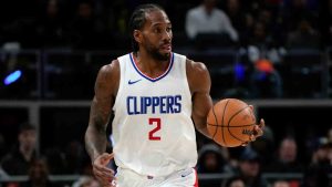 Los Angeles Clippers forward Kawhi Leonard (2) plays against the Detroit Pistons in the second half of an NBA basketball game. (Paul Sancya/AP)