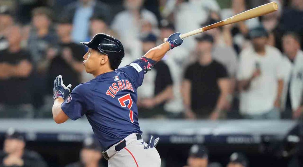 Red Sox stun Yankees on homers by Yoshida in the 9th and Rafaela in the 10th