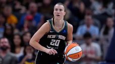 Sabrina Ionescu makes late go-ahead shot, ends game with block as Liberty beat Sun