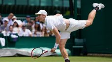 Shapovalov wins but Fernandez loses at Wimbledon