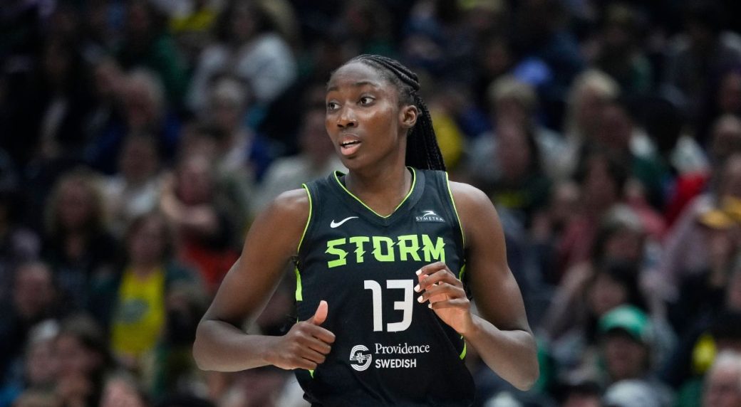 Ezi Magbegor scores 18 as Storm beats struggling Dream