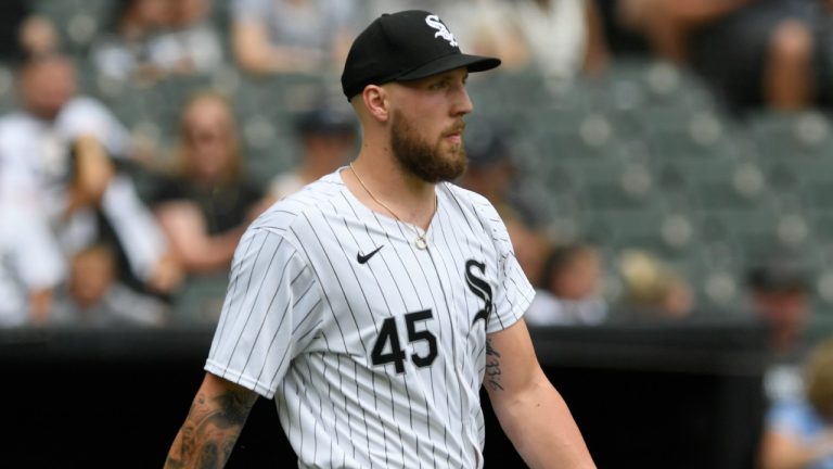 Chicago White Sox starting pitcher Garrett Crochet reacts after giving up a two-run home run to Seattle Mariners' Cal Raleigh during a game in Chicago, July 28, 2024. (AP/Paul Beaty)