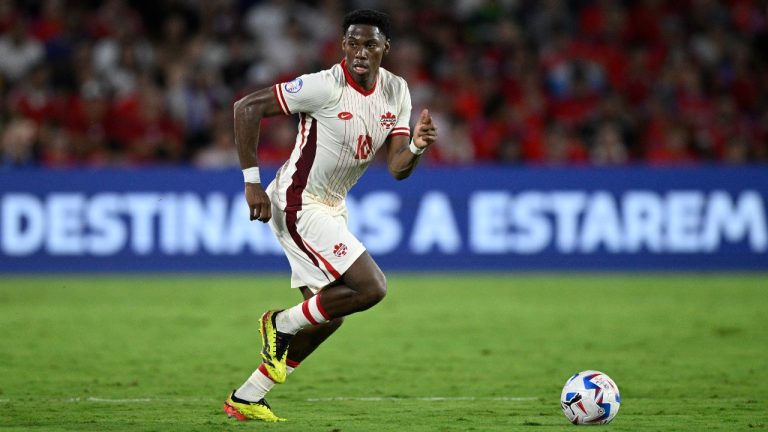 Canada striker Jonathan David (10) during the second half of a Copa America Group A soccer match against Chile, Saturday, June 29, 2024, in Orlando, Fla. (AP/Phelan M. Ebenhack)