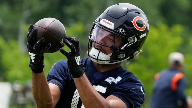 Chicago Bears wide receiver Rome Odunze catches a ball during practice at the NFL football team's minicamp in Lake Forest, Ill., Tuesday, June 4, 2024. (AP/Nam Y. Huh)