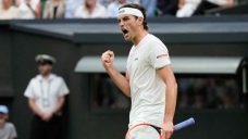 Taylor Fritz defeats Alexander Zverev in Wimbledon&#8217;s fourth round