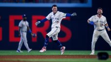 Clement comes up clutch, plays hero with walk-off as Jays trip Rangers