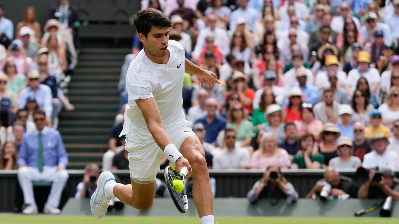 Alcaraz defeats Djokovic to win second straight Wimbledon men’s title