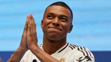 Real Madrid fans welcome Kylian Mbappe on &#8216;incredible day&#8217;