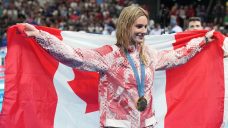 Canada&#8217;s Summer McIntosh crushes field to win Olympic gold in 400-m IM