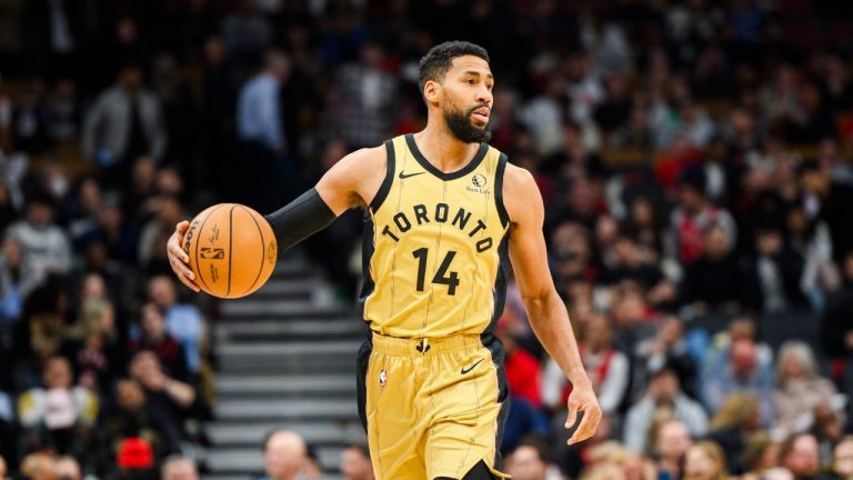 Toronto Raptors forward Garrett Temple (14) dribbles the ball during second half NBA basketball action against the Los Angeles Clippers, in Toronto on Friday, January 26, 2024. (Christopher Katsarov/CP)