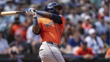 Mariners overcome Rodriguez injury, Alvarez cycle to beat Astros