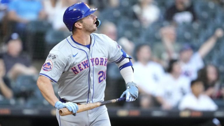 New York Mets' Pete Alonso watches his two-run home run off Chicago White Sox starting pitcher Davis Martin during the first inning of a baseball game Saturday, Aug. 31, 2024, in Chicago. (Charles Rex Arbogast/AP Photo)
