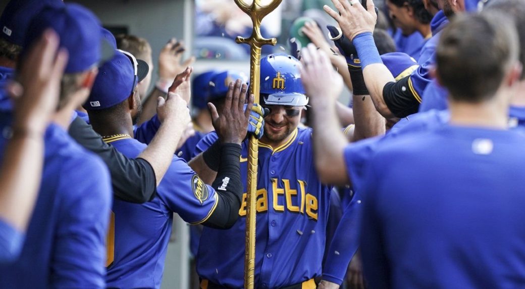 MLB Roundup: Mariners sweep Mets with blowout win