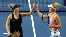 Dabrowski, Routliffe take down Fernandez sisters in doubles semis