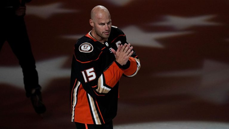 Anaheim Ducks' Ryan Getzlaf acknowledges the fans after the team's NHL hockey game against the St. Louis Blues Sunday, April 24, 2022, in Anaheim, Calif. (Jae C. Hong/AP Photo)