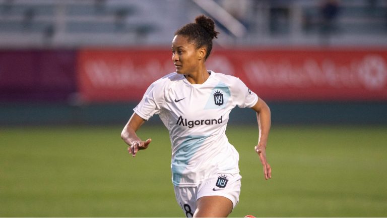 Imani Dorsey (28) chases down a ball during an NWSL Challenge Cup soccer match, March 19, 2022, in Cary, N.C. (Ben McKeown/AP)