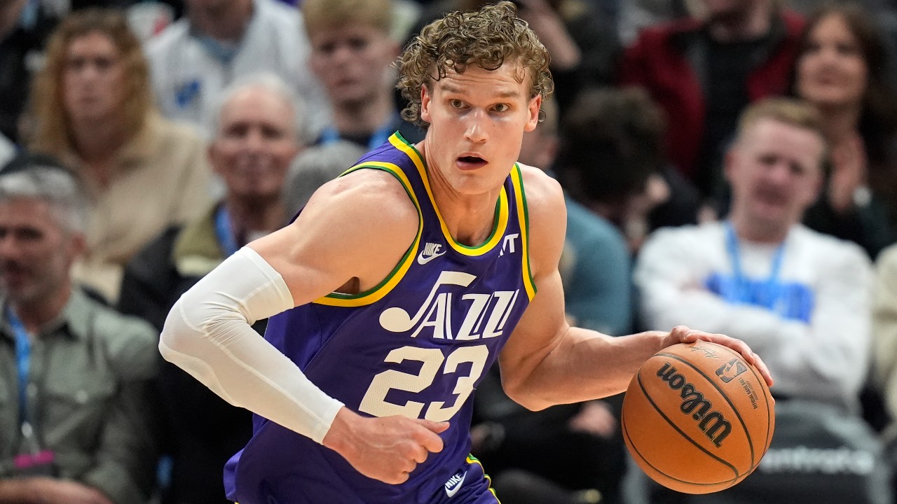 Jazz's Markkanen reps 4 Nations Finland jersey ahead of game vs. Clippers