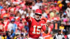 Chiefs&#8217; Patrick Mahomes dazzles with magical behind-the-back play