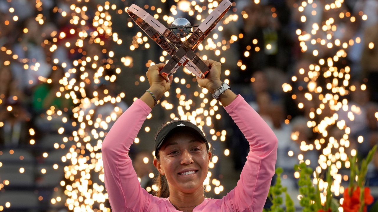 Pegula defends National Bank Open title with win over Anisimova