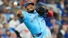 Guerrero Jr.&#8217;s potential position change on display in Blue Jays&#8217; loss to Orioles