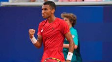 Felix Auger-Aliassime outduels Ruud at Olympics, advances to semifinals