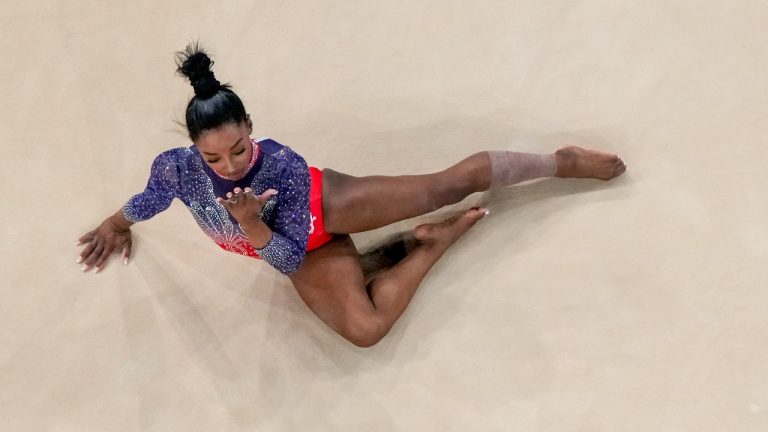 Simone Biles, of the United States, performs on the floor during the women's artistic gymnastics individual floor finals in Bercy Arena at the 2024 Summer Olympics, Monday, Aug. 5, 2024, in Paris, France. (Morry Gash/AP Photo)