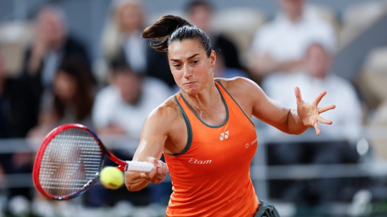 France's Caroline Garcia plays a shot against Sofia Kenin of the U.S. during their second round match of the French Open tennis tournament at the Roland Garros stadium in Paris, Wednesday, May 29, 2024. (Jean-Francois Badias/AP Open)